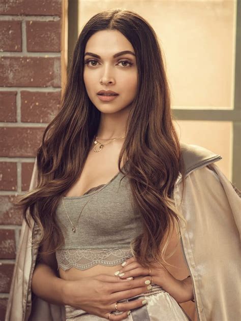 sexy deepika padukone pics